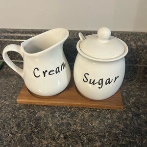 Chic White Cream and Sugar Set with Tray